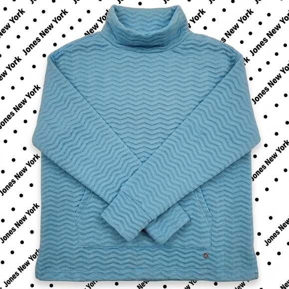 Jones New York Tops - SALE - PLUS - NWT Jones NY Sport Blue ZigZag Quilted Sweatshirt w/ Thumbholes